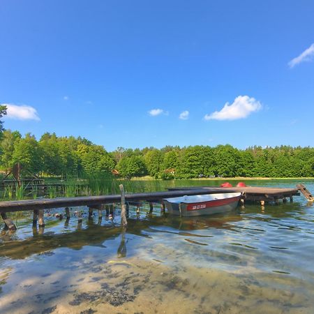 Domki Nad Brzegiem Dluzek Esterno foto