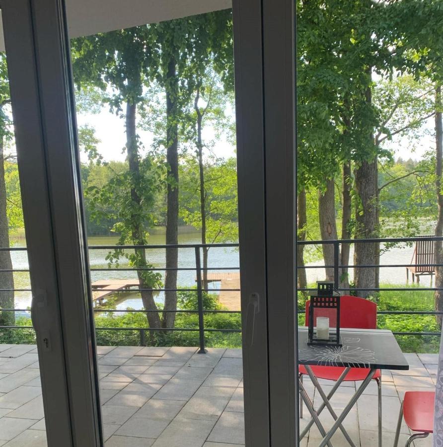 Domki Nad Brzegiem Dluzek Esterno foto