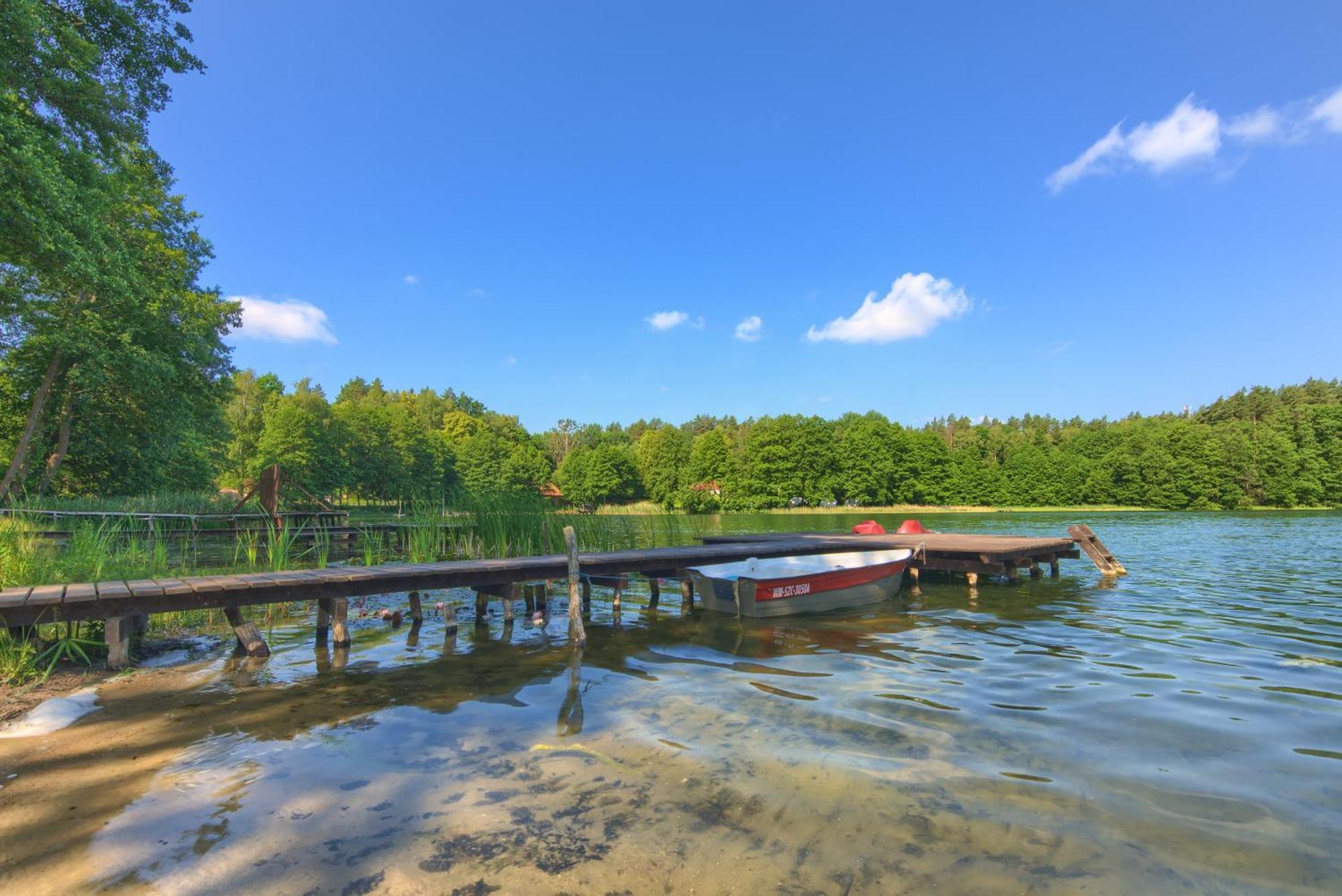 Domki Nad Brzegiem Dluzek Esterno foto