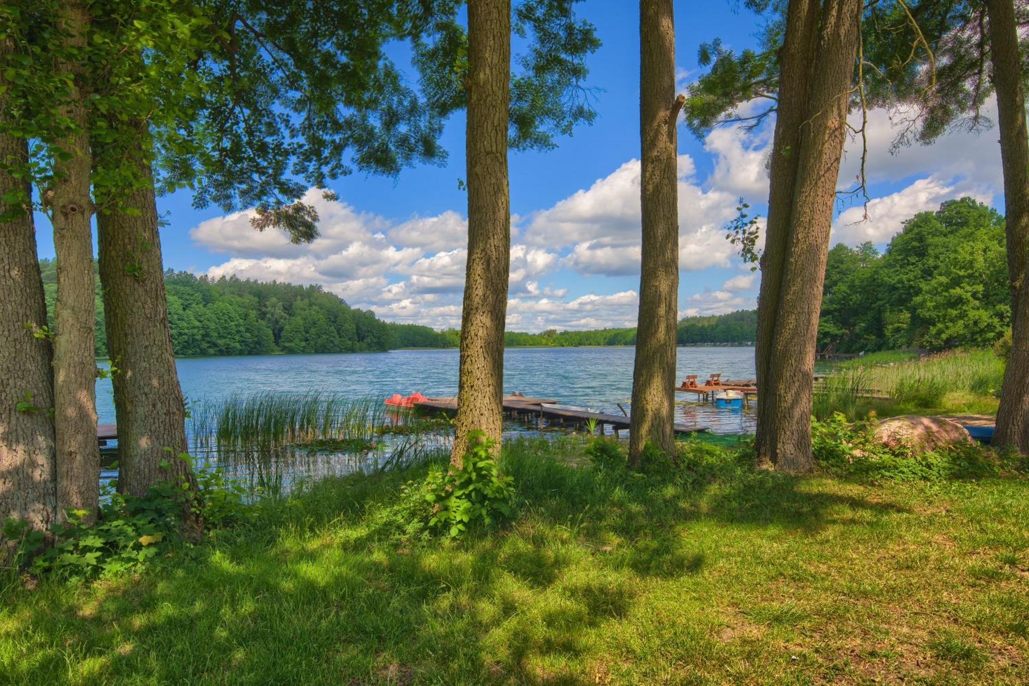 Domki Nad Brzegiem Dluzek Esterno foto