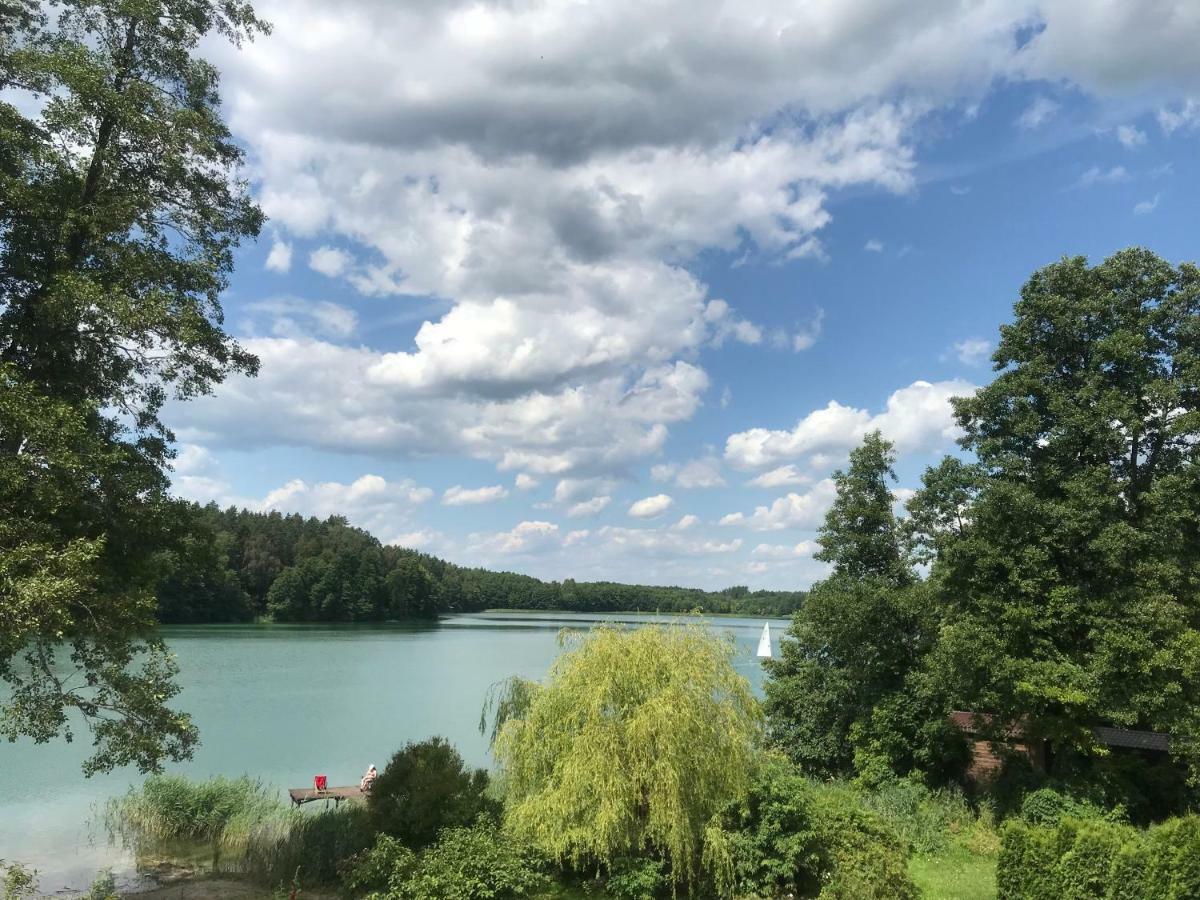 Domki Nad Brzegiem Dluzek Esterno foto
